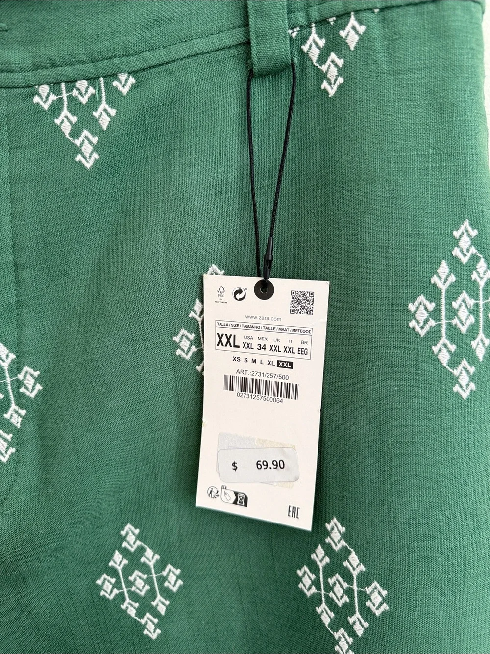 🐝 NWT🐝 LINEN Zara Dark Green Capri Pants with White Geometric Pattern